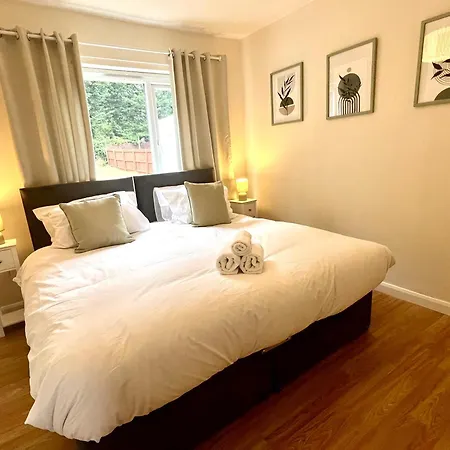 Casa vacanze The Olive House - 4 Bedroom, Sleeps 8, Contractors Welcome Middlesbrough