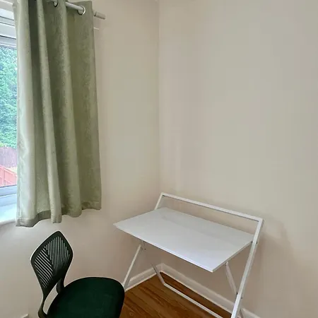 The Olive House - 4 Bedroom, Sleeps 8, Contractors Welcome Casa vacanze *