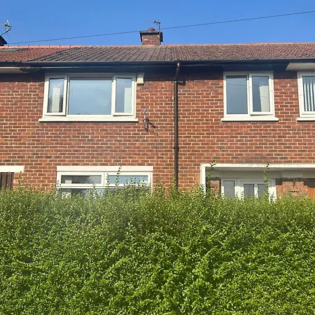 The Olive House - 4 Bedroom, Sleeps 8, Contractors Welcome Casa vacanze *