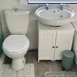 The Olive House - 4 Bedroom, Sleeps 8, Contractors Welcome Middlesbrough